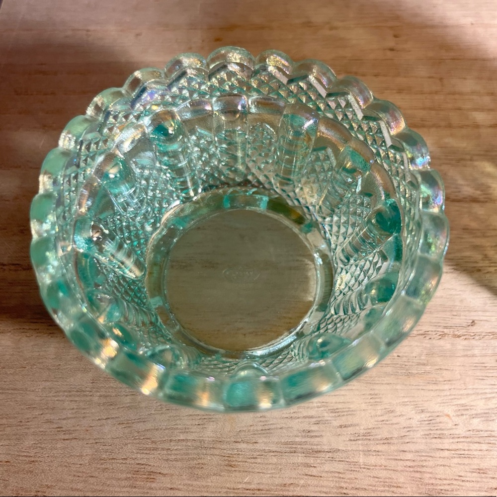 Sold! Beautiful Fenton Willow Green Hand Painted Fairy Lamp - Picture 4 of 8